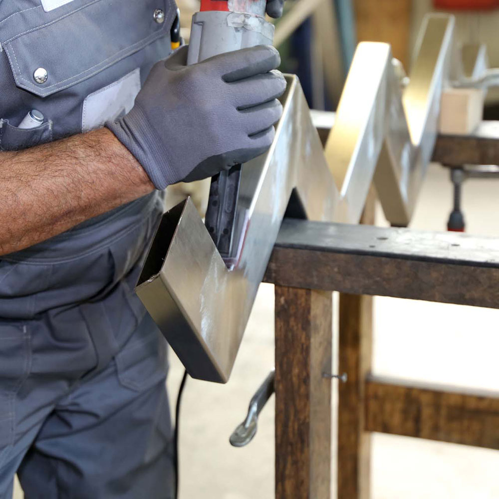 Metallbauer bei der Arbeit im Zillertal